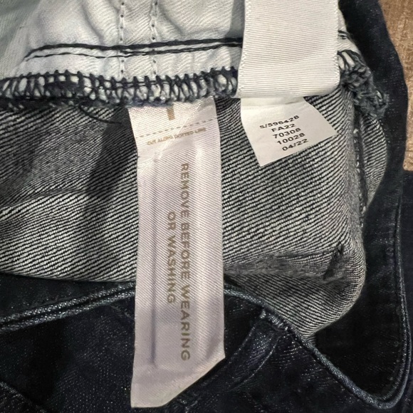 LOFT Curvy Kick Crop 6/28 never worn - Picture 8 of 9